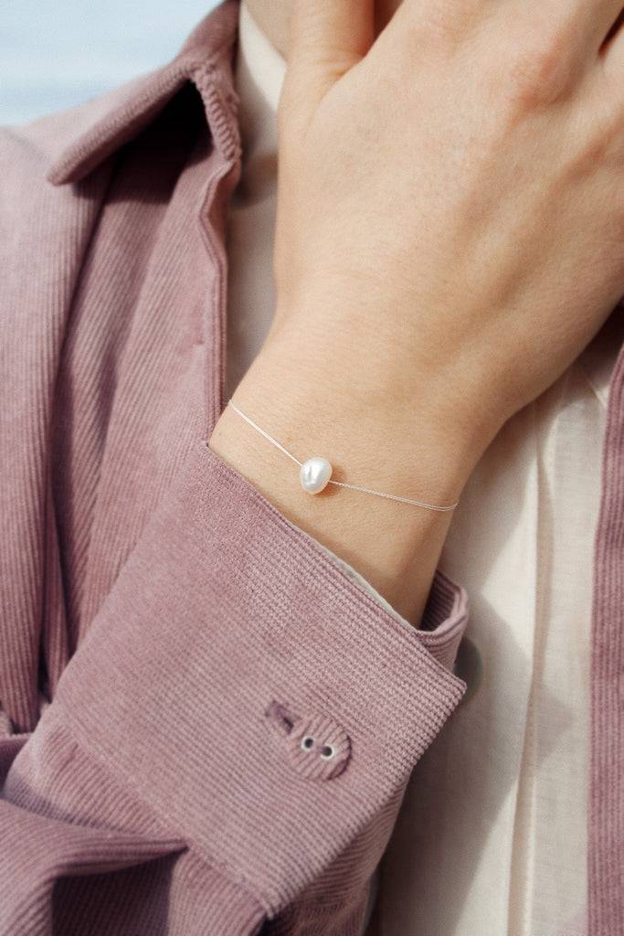 JUKSEREI GOOD LUCK BRACELET PEARL Im Verkauf