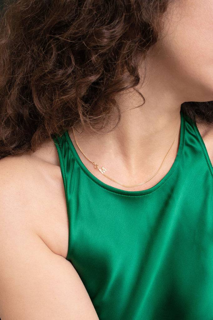 JUKSEREI LETTER NECKLACE Zeitlich begrenztes Angebot