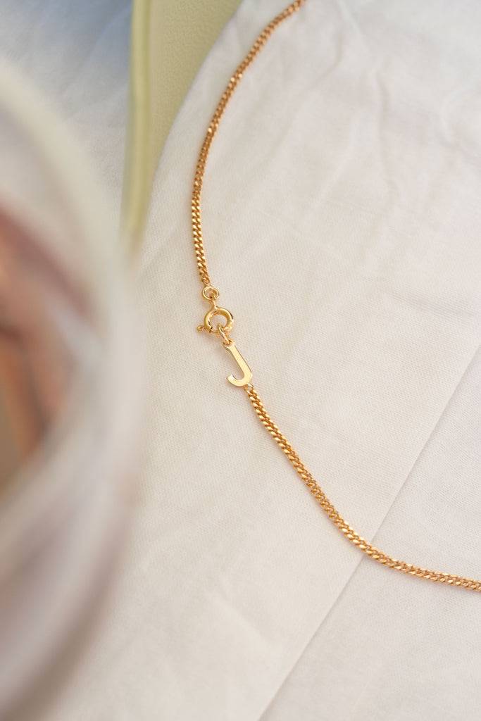 JUKSEREI LETTER NECKLACE Zeitlich begrenztes Angebot
