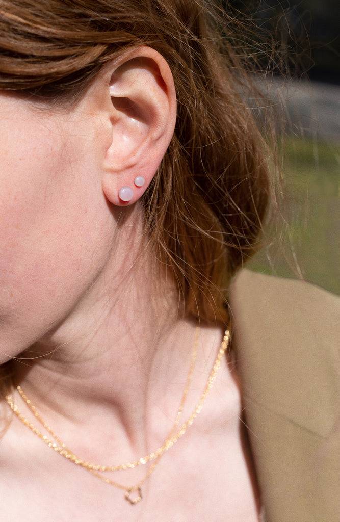 JUKSEREI DAWN EAR STUDS MINI Saisonale Angebote
