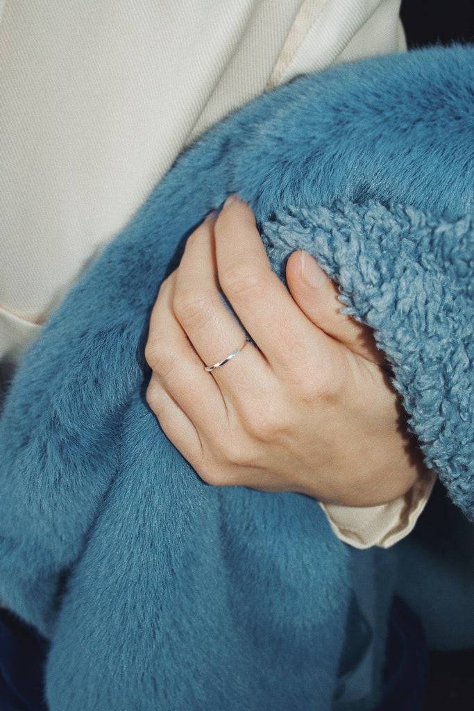 JUKSEREI EMBER RING im Angebot