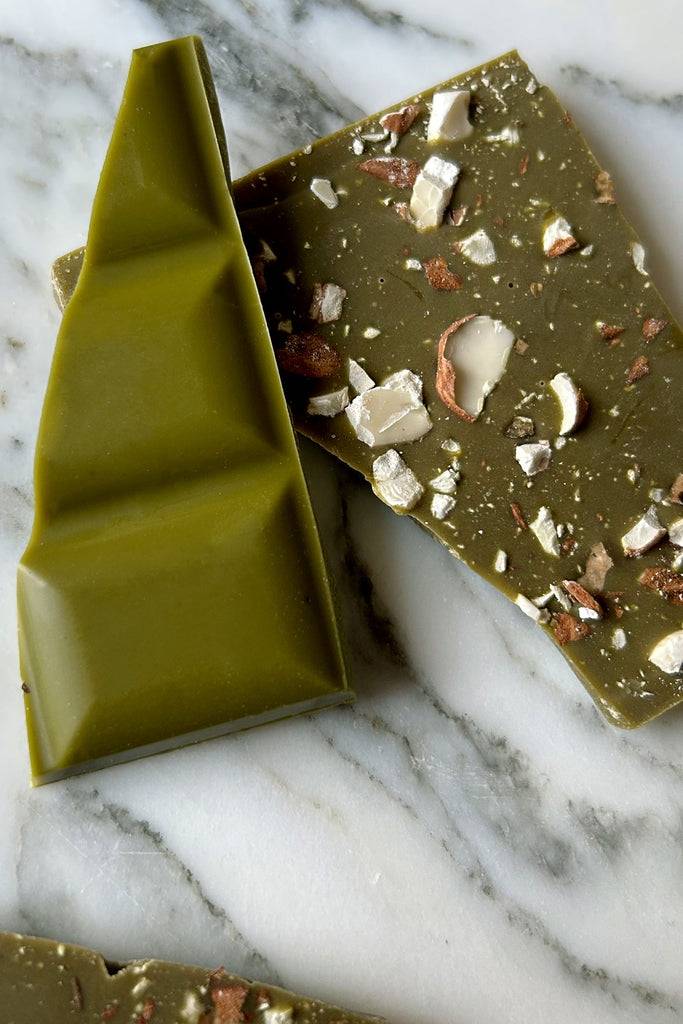 JUKSEREI HEALTH BAR · ORGANIC MATCHA CHOCOLATE ROASTED ALMONDS Großer Ausverkauf