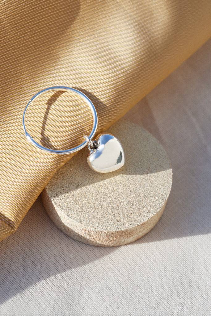 JUKSEREI AMORE CHARM EARRINGS Online Outlet