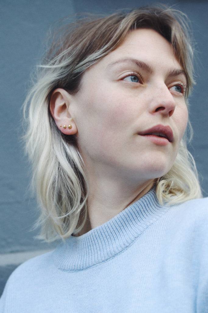 JUKSEREI SIGRID XS EAR STUDS Große Rabatte