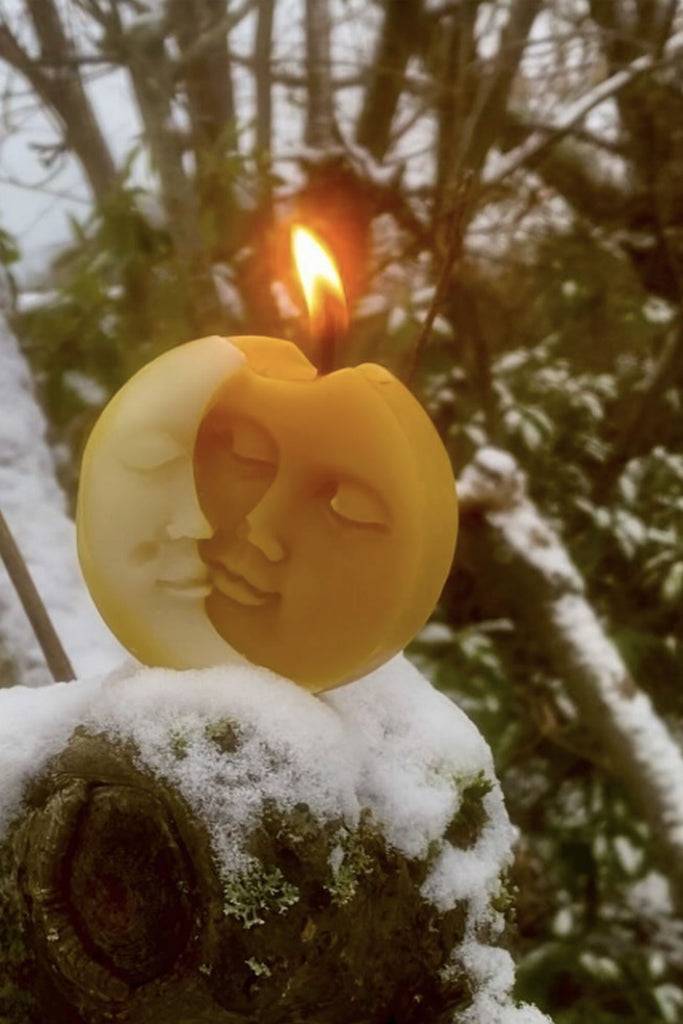 JUKSEREI SOLLYS · MOON/SUN BEESWAX CANDLE Sonderangebot der Fabrik