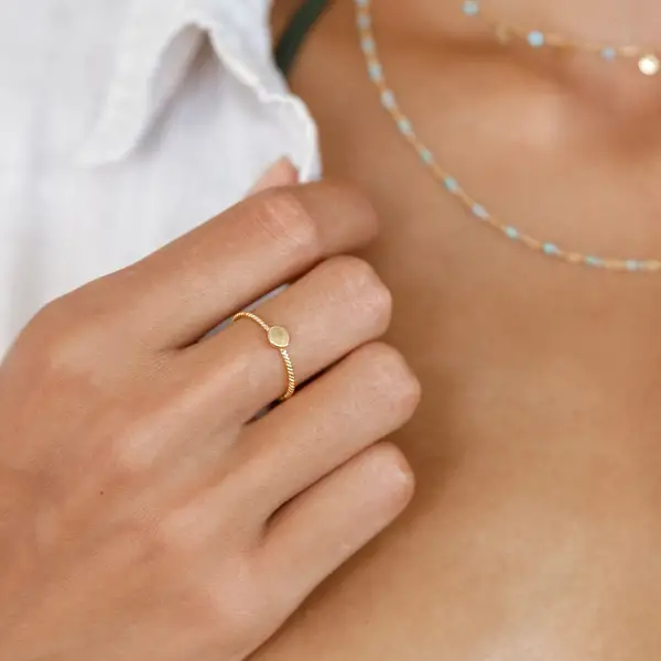 Leaf Jewelry Ring Twist mit Plättchen, 18 K Gelbgold vergoldet, Größe 50 Riesige Rabatte