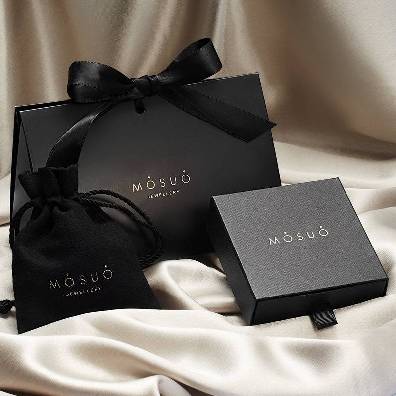 Mosuo Jewellery Diamant Buchstaben Halskette “J” - Vermeil Neueste Stile