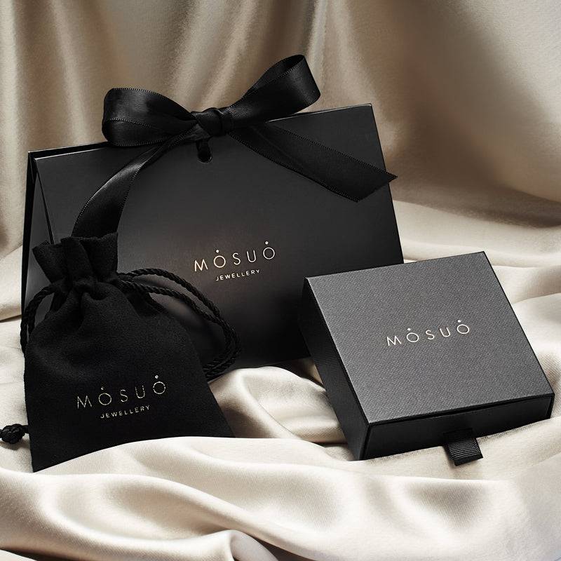Mosuo Jewellery Diamant Buchstaben Halskette “W”- Vermeil Black Friday Preise
