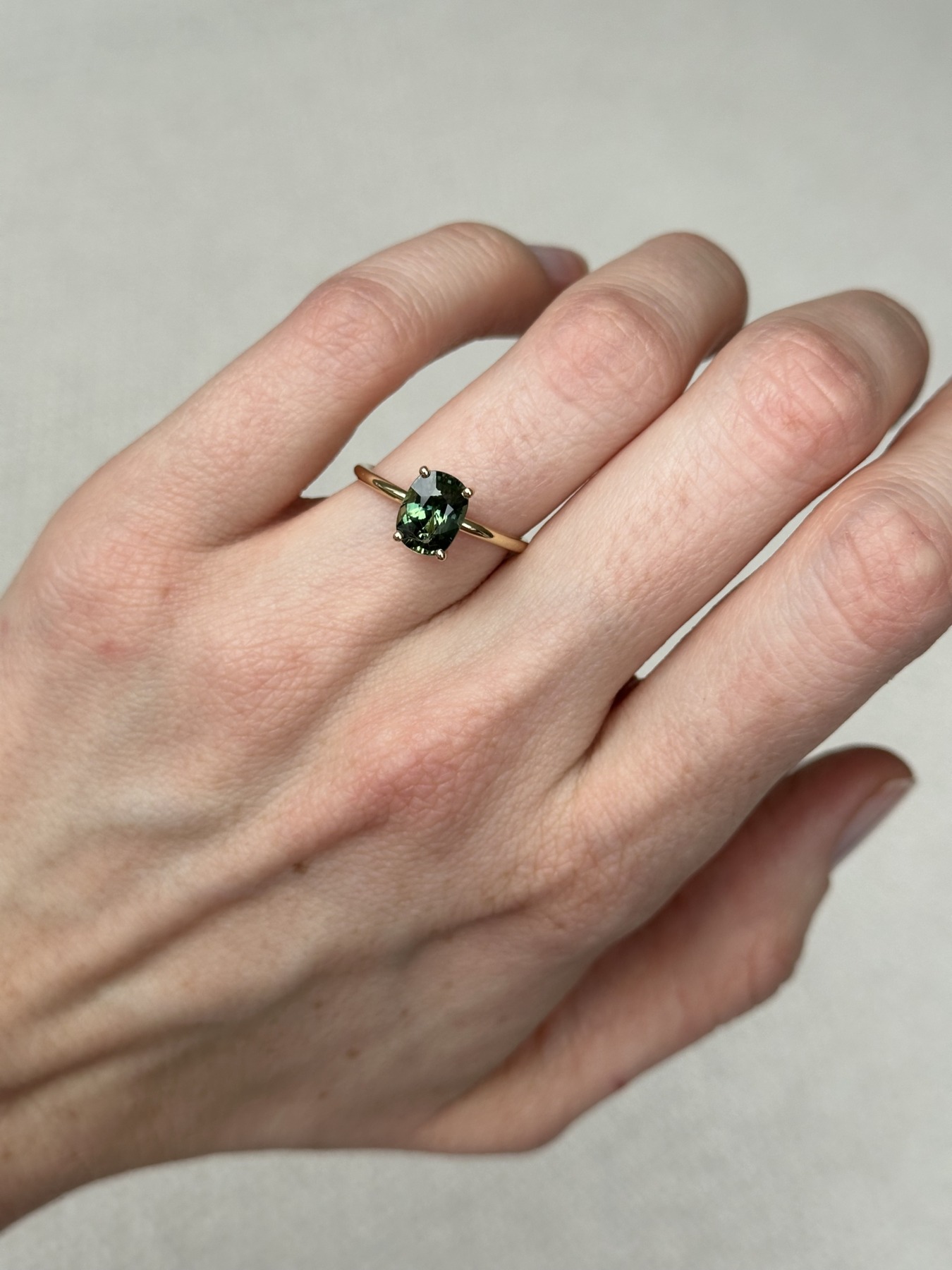 Nina Kastens Oval Green Sapphire Ring Jubiläumsangebot