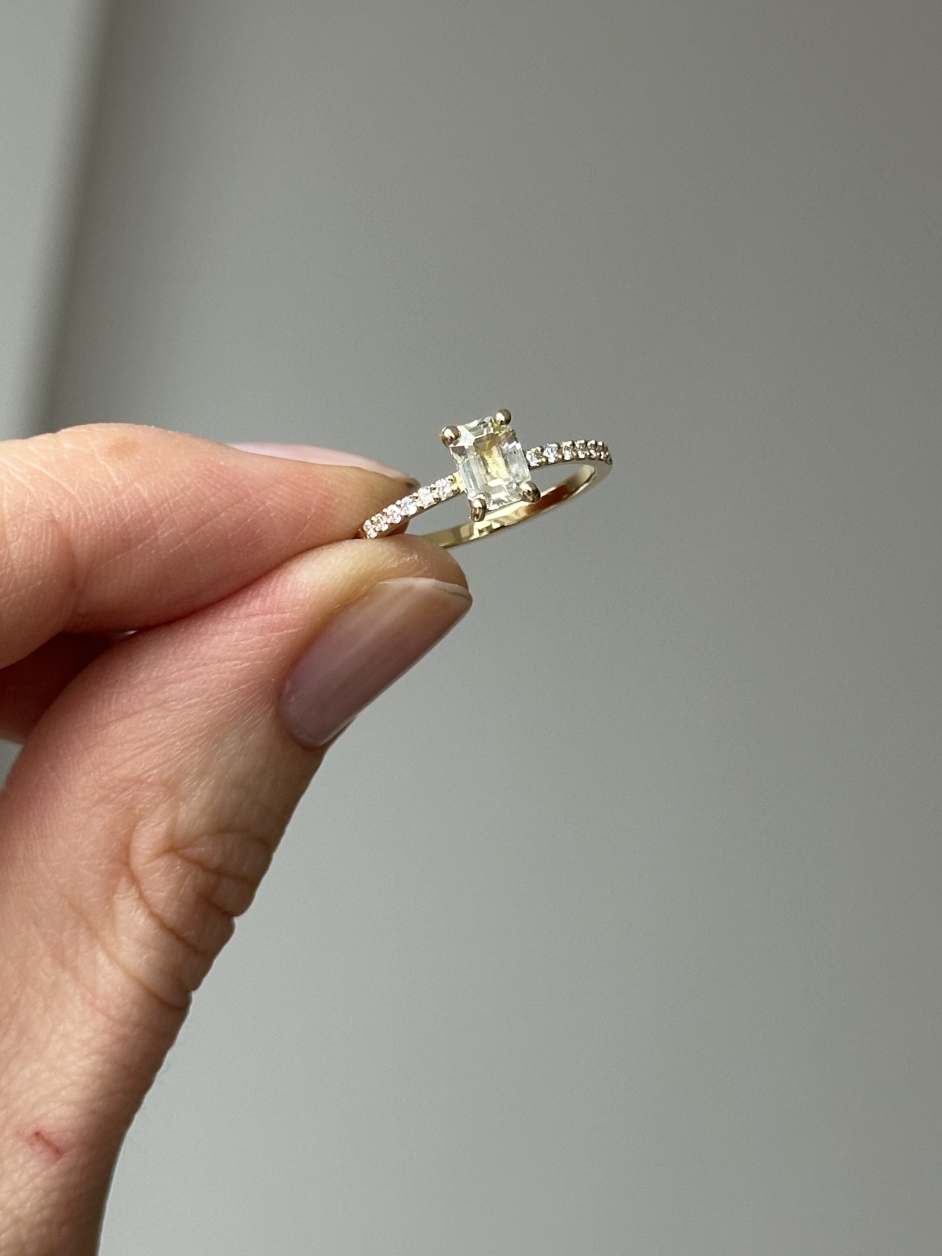Nina Kastens Yellow Sapphire Diamond Ring Top Angebot