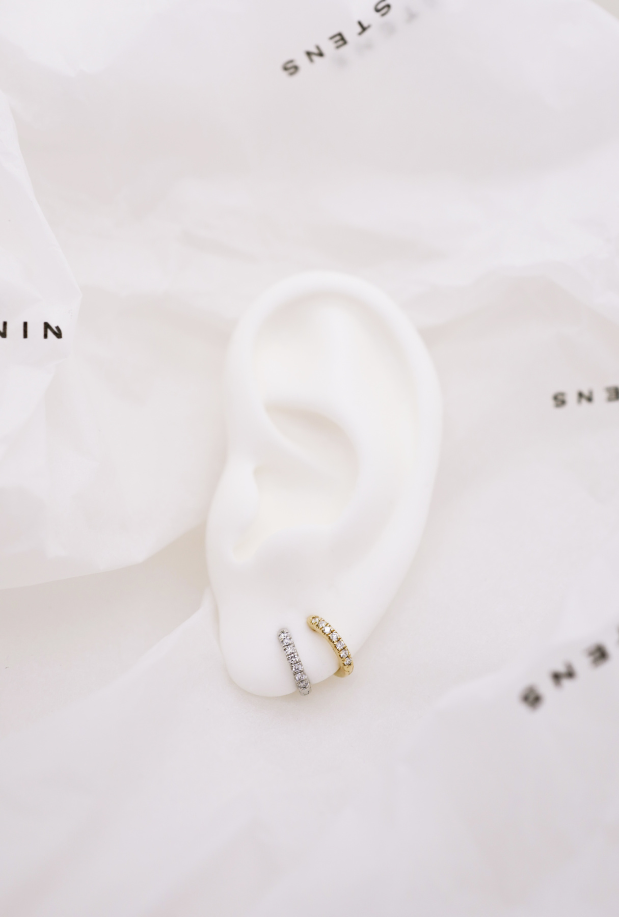 Nina Kastens Diamond Huggie Gold Angebote