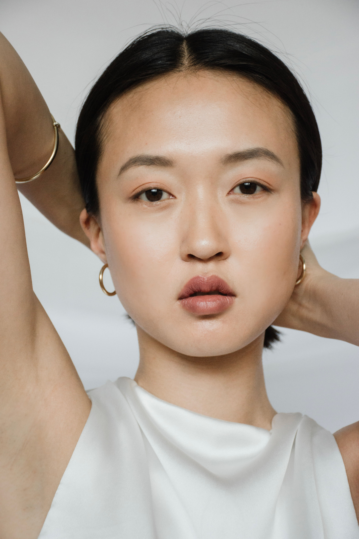 Nina Kastens Essential Gold Hoops im Angebot