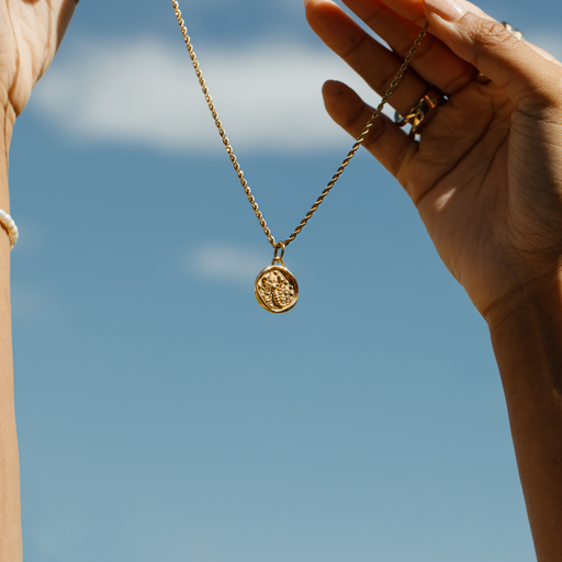 Paul Hewitt Scorpio Charm Gold Bis zu 65% Rabatt