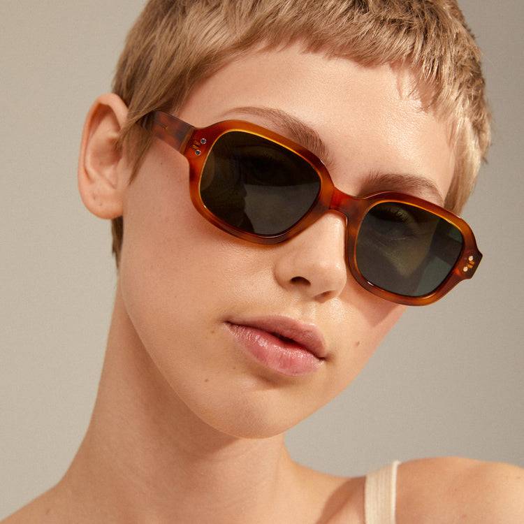 Pilgrim NELLA Recycelte Sonnenbrille Schildpatt-Braun/Gold Preisnachlass