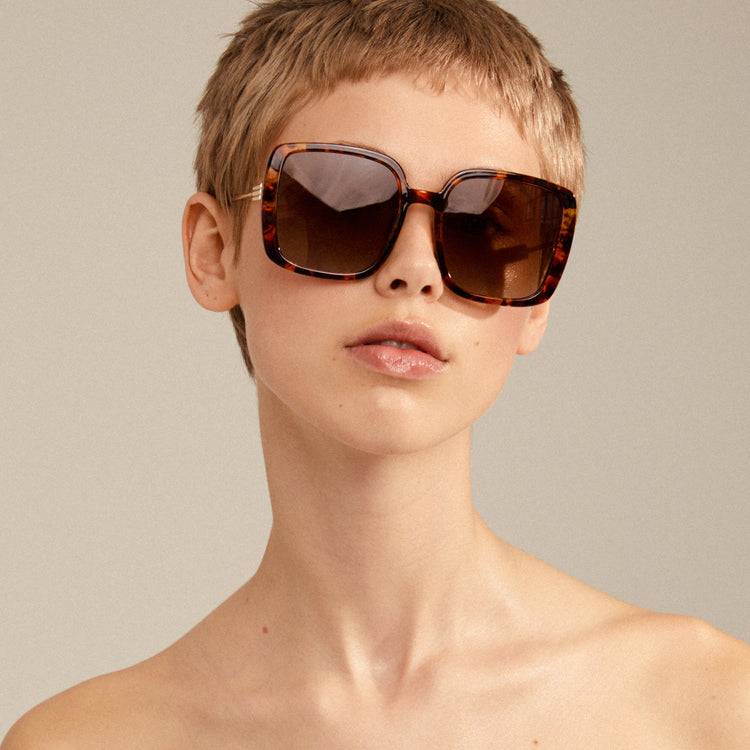 Pilgrim ALIET Sonnenbrille Schildpatt-Braun/Gold Lagerräumung