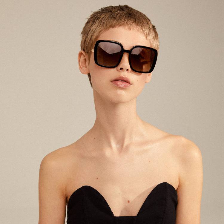 Pilgrim ALIET Sonnenbrille Schwarz/Gold 2025