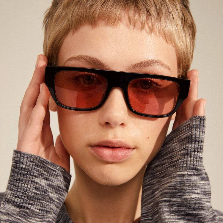 Pilgrim ENIEL Recycelte Sonnenbrille Schwarz/Gold Auslauf