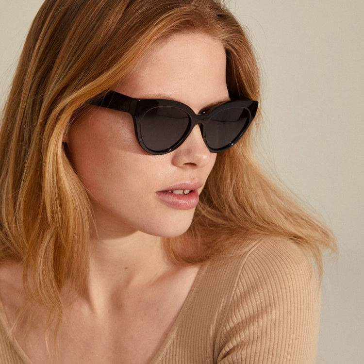 Pilgrim RAISA Recycelte Sonnenbrille Schwarz Schlussverkauf