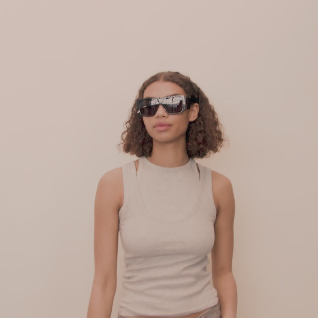 Pilgrim JOHARI Recycelte Sonnenbrille Schwarz Meist gekauft