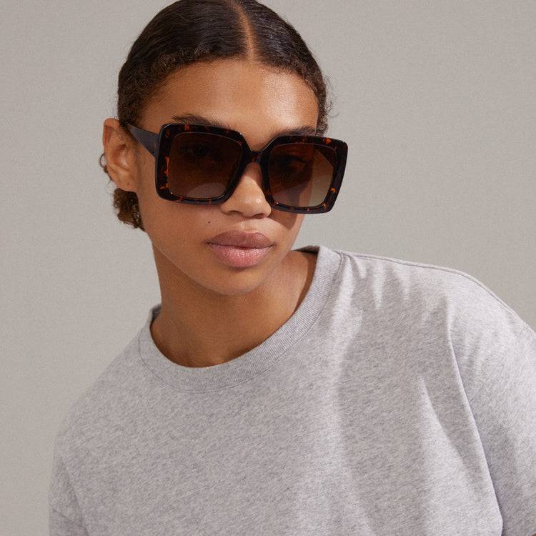 Pilgrim LUCIANA Oversized Vintage-Sonnenbrille in braunem Schildpatt Bis zu 65% Rabatt