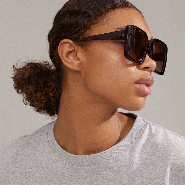 Pilgrim LUCIANA Oversized Vintage-Sonnenbrille in braunem Schildpatt Bis zu 65% Rabatt