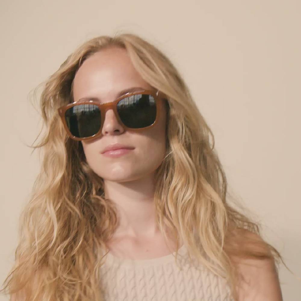 Pilgrim KATYA ikonische Retro-Sonnenbrille karamellbraun Nur für heute