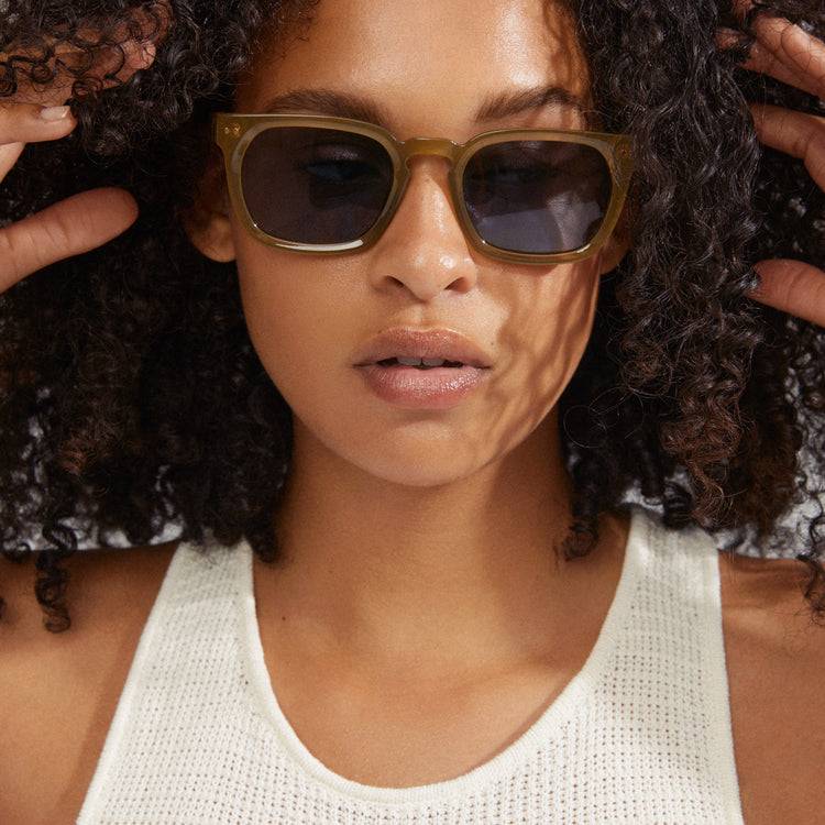 Pilgrim ELETTRA ikonische Retro-Sonnenbrille kristallgrün Sonderangebot der Fabrik