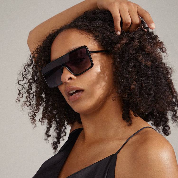 Pilgrim OCEANE eckig geformte Shield-Sonnenbrille schwarz Discount Store für neue Produkte
