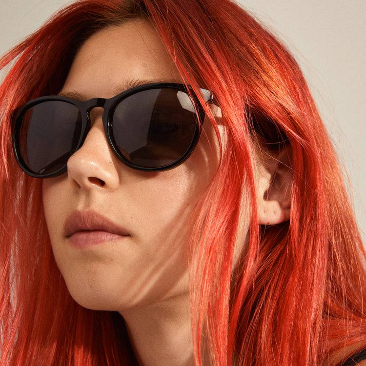 Pilgrim CAMILLA recycelte klassische Sonnenbrille schwarz Begrenzt auf 3 Tage