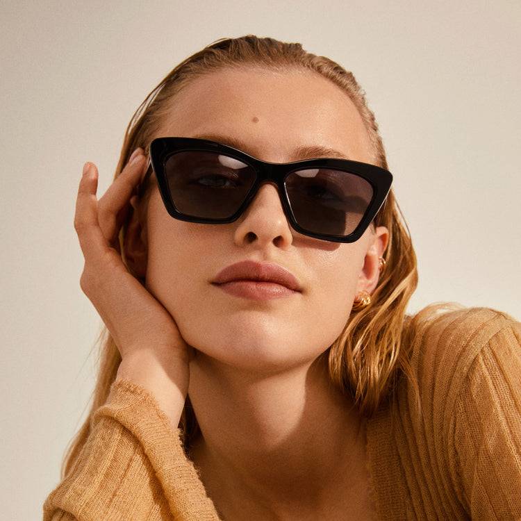 Pilgrim DAKOTA eckige Cat-Eye-Sonnenbrille schwarz Saisonschlussverkauf
