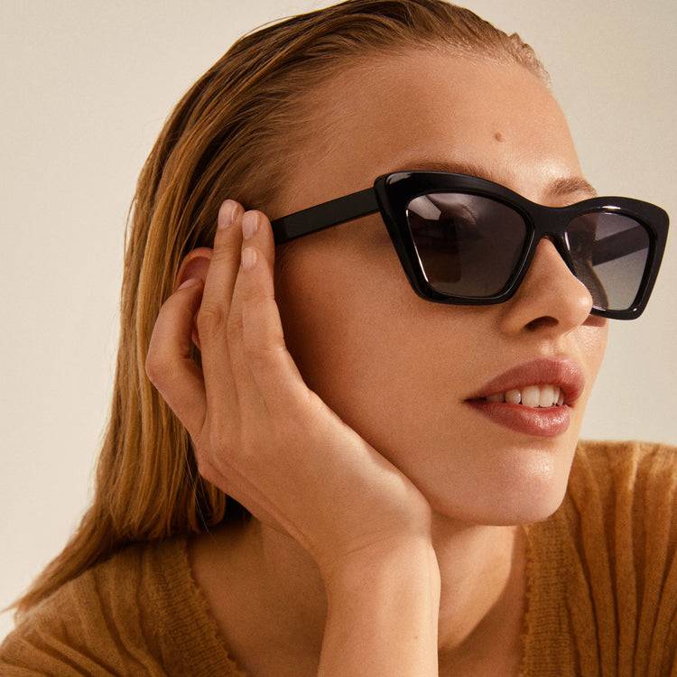 Pilgrim DAKOTA eckige Cat-Eye-Sonnenbrille schwarz Saisonschlussverkauf