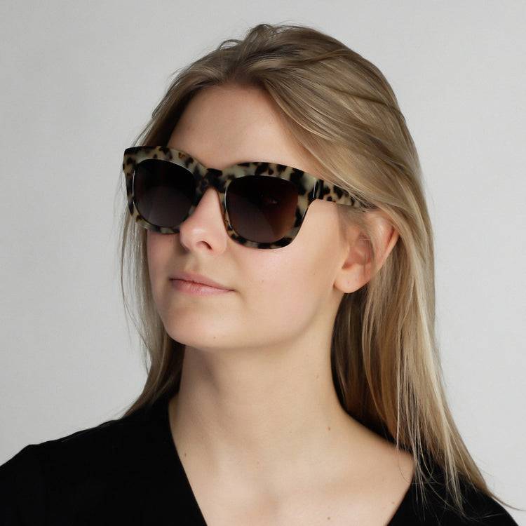Pilgrim Sonnenbrille : Dael : Grau Bestseller