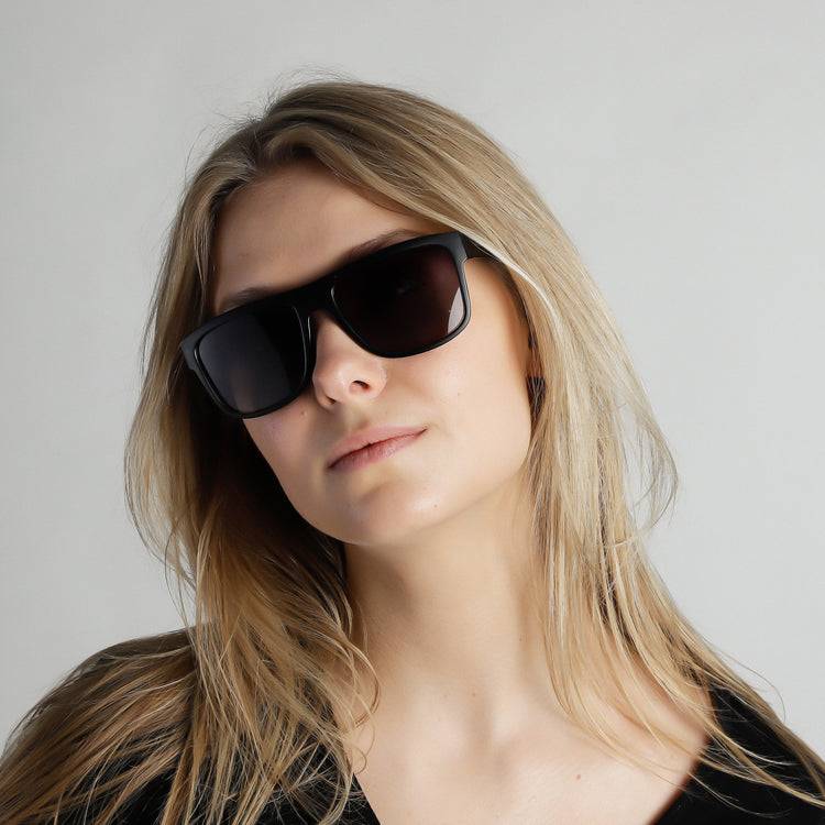 Pilgrim Sonnenbrille : Kara : Schwarz Blitzverkäufe