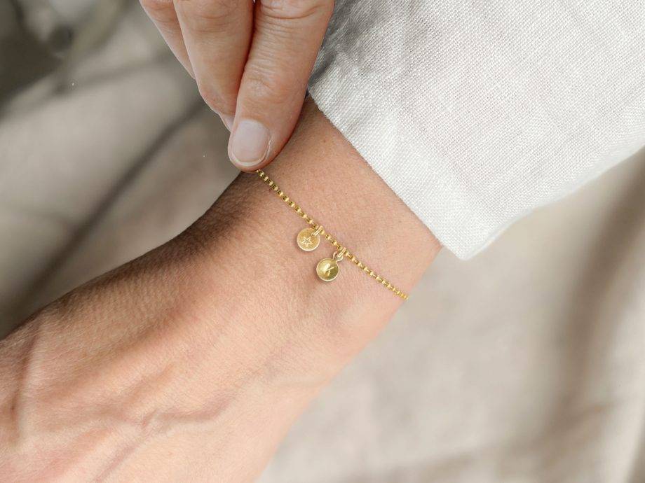 ﻿Renna Deluxe Armband mit STERN Buchstaben-Anhänger Gold Vatertagsangebot