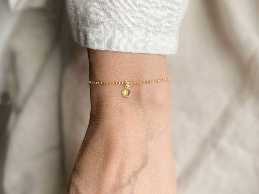Renna Deluxe Kugel Armband mit BUCHSTABEN Gold Exklusive Angebote