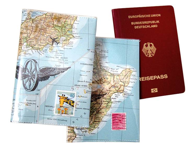 Renna Deluxe Atlas Impfpass Hülle aus Landkarten Räumungsverkauf