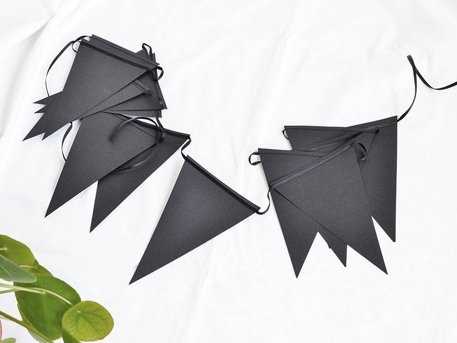 Renna Deluxe Wimpelkette schwarz zollfrei