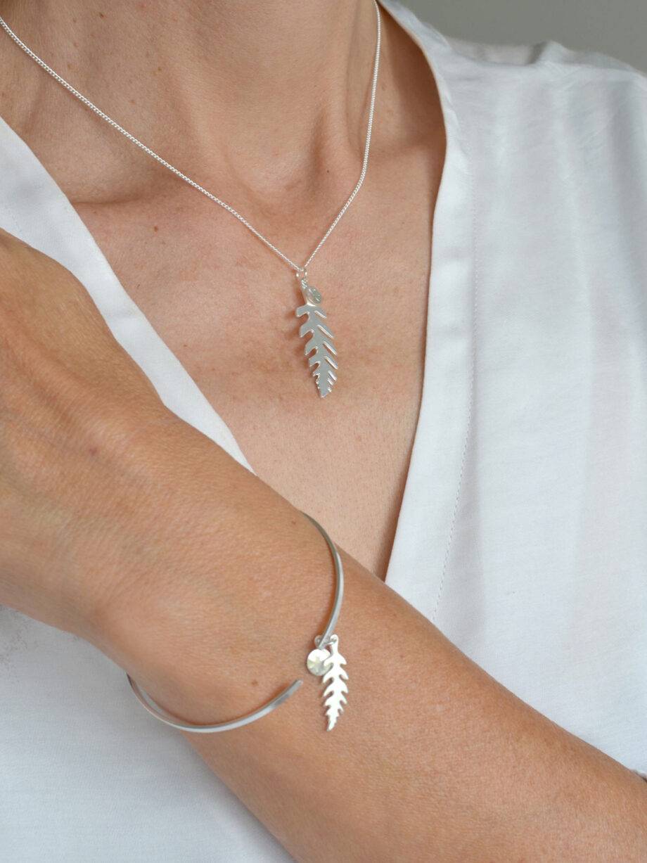 Renna Deluxe Lange Kette mit Farn Blätter in Silber Wochenangebot