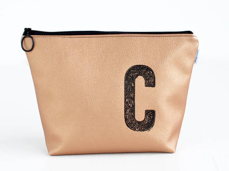 Renna Deluxe Waschtasche Metallic KUPFER mit Buchstabe, vegan Auslauf