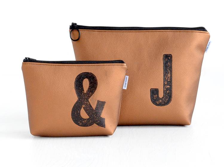 Renna Deluxe Kosmetiktasche Metallic BRONZE mit Buchstabe / vegan Fabrikverkauf