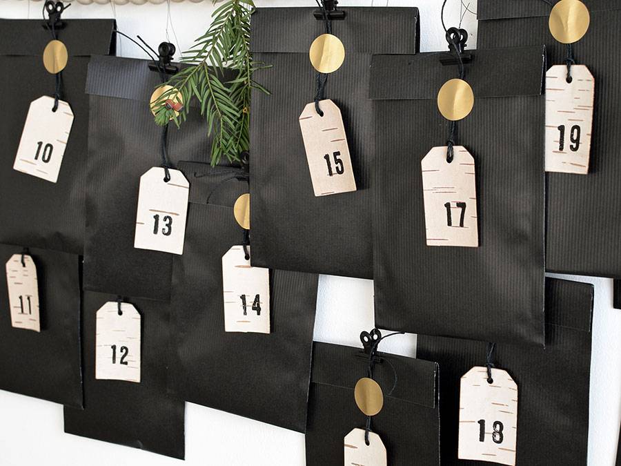 Renna Deluxe Adventskalender Zahlen Anhänger aus Birkenrinde 2025