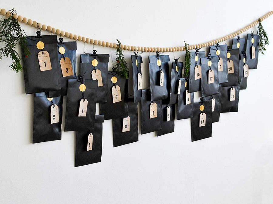 Renna Deluxe Adventskalender Zahlen Anhänger aus Birkenrinde 2025