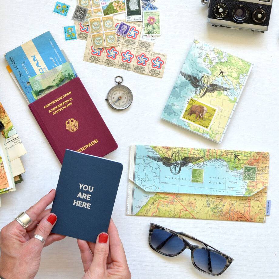 Renna Deluxe Atlas Reiseetui Groß – Etui aus Landkarten Muttertagsangebot