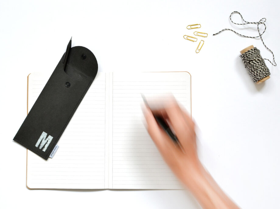 Renna Deluxe Braunes Stifteetui mit Monogramm vegan Vatertagsangebot