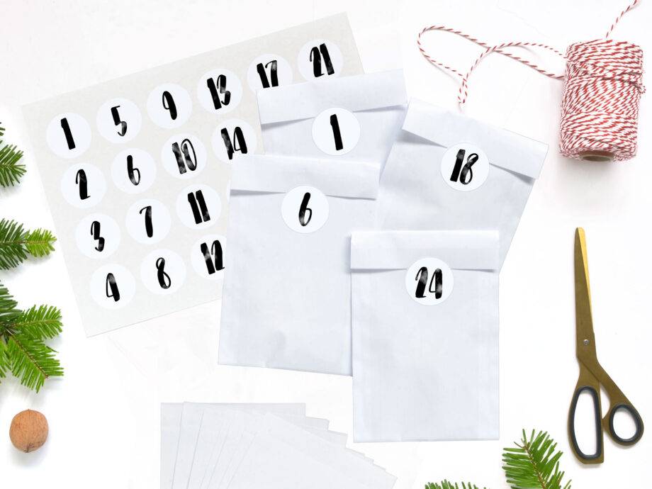 Renna Deluxe Adventskalender Schwarz-Weiß mit Handlettering Heißer Verkauf