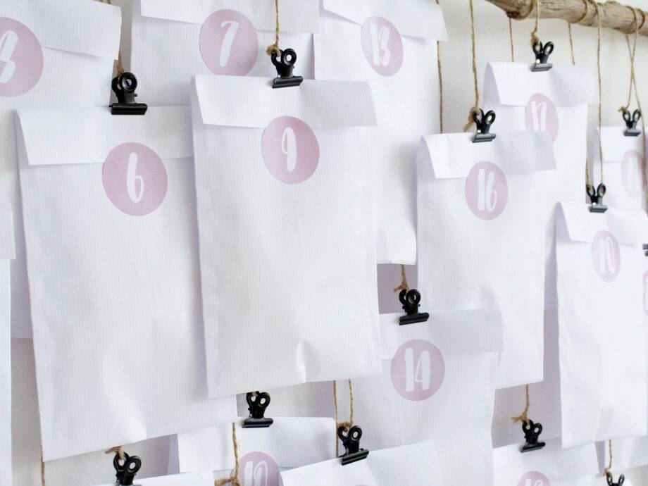 Renna Deluxe Adventskalender ROSA Handlettering Top Angebot