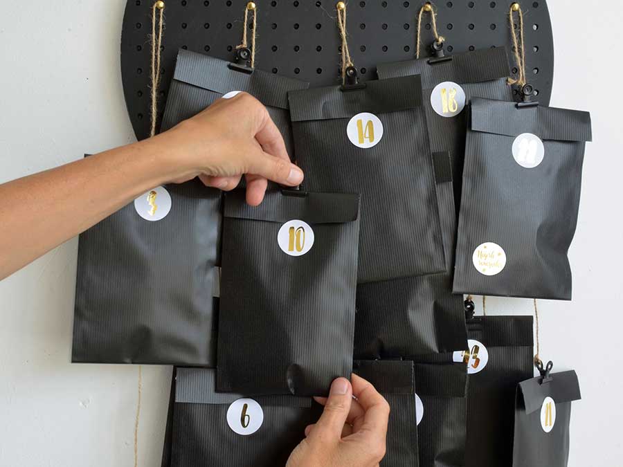 Renna Deluxe RAMADAN Kalender Gold mit schwarzen Tüten Exklusive Angebote