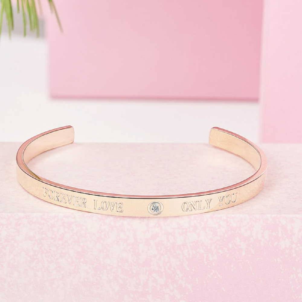 Sadingo Edelstahlarmreif mit Gravur | "Forever Love - Only You" Saisonschlussverkauf