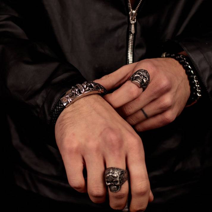 Save Brave Armband Jack mit Totenkopf aus geflochtenem Leder & Edelstahl 50% Rabatt mit kostenlosem Versand