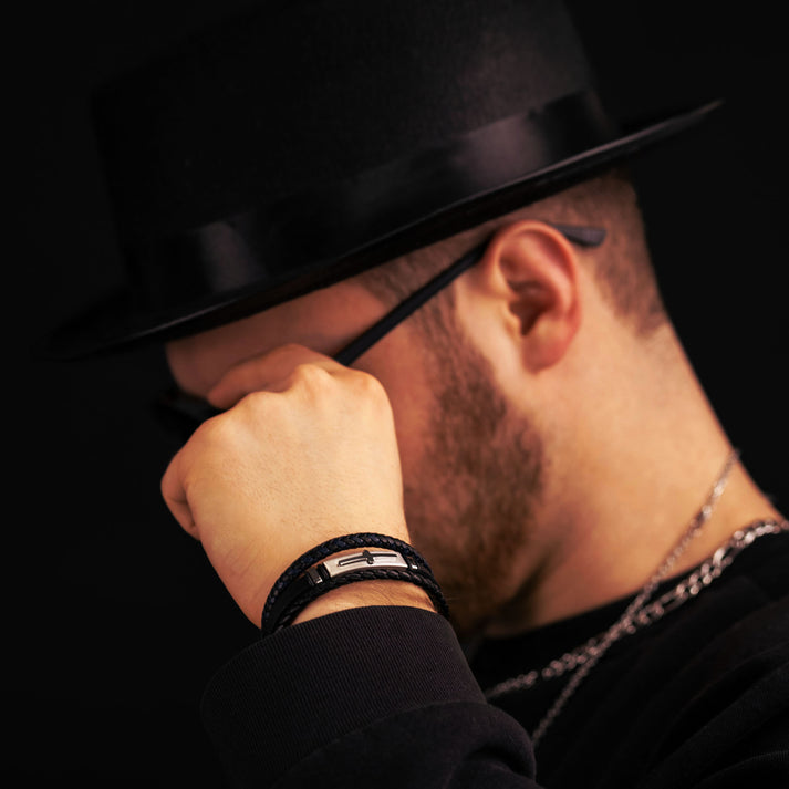 Save Brave Dreifach gewickeltes Lederarmband Logan mit Kreuz Speichern exportieren